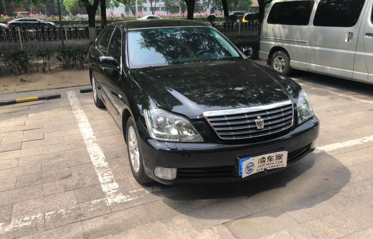 开了13年的老皇冠还能卖8万丰田皇冠不愧为保值神车