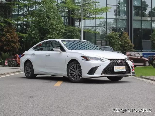 雷克萨斯es260fsport版本实拍,售价近40万,还要加价呢
