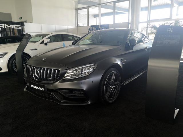 2019款奔驰c63amgcoupe,哑光石墨灰色外观,看着舒服